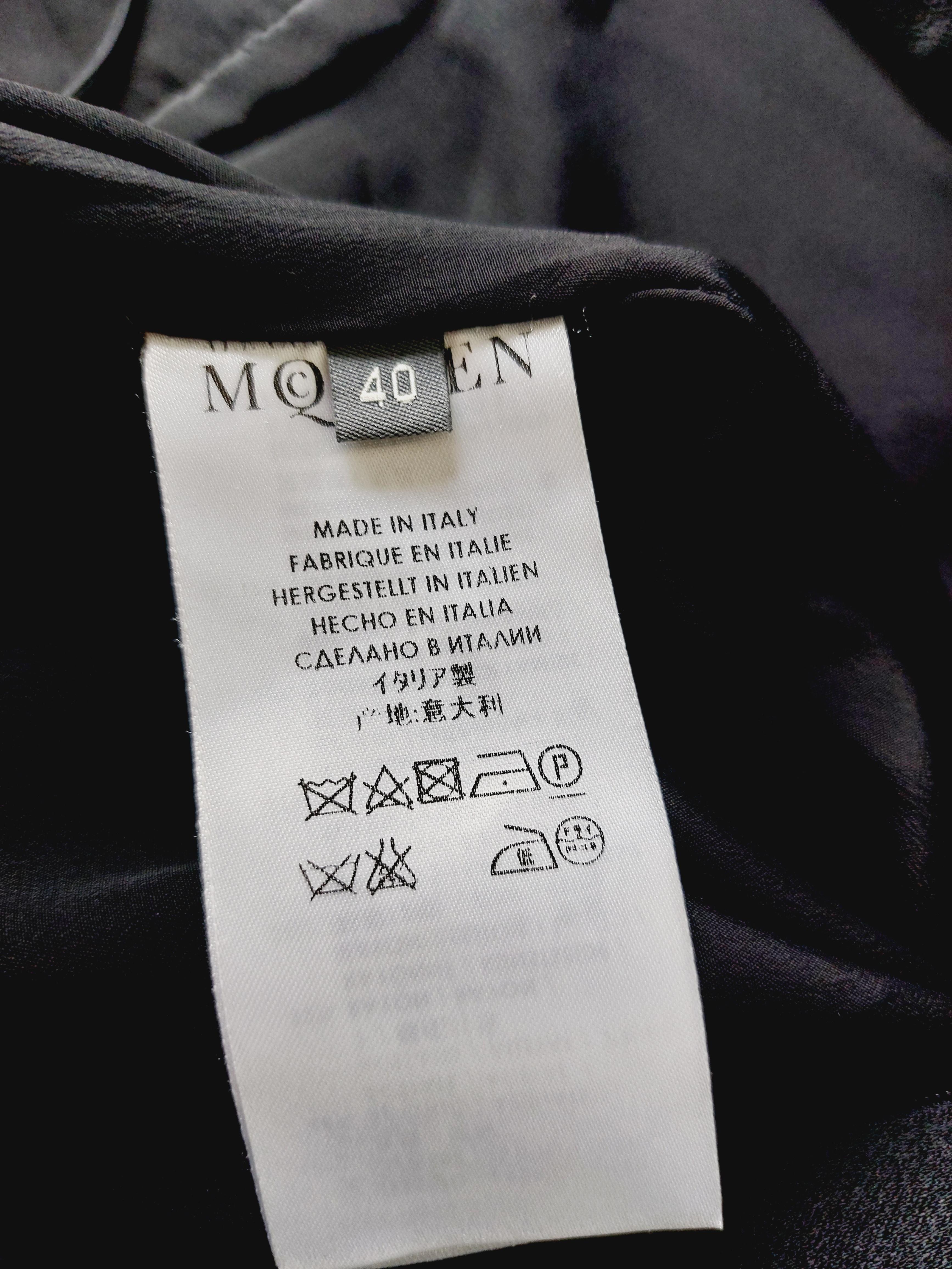  Alexander McQueen - Robe longue en maille transparente ornée de paillettes et de dentelle Excellent état - En vente à PARIS, FR