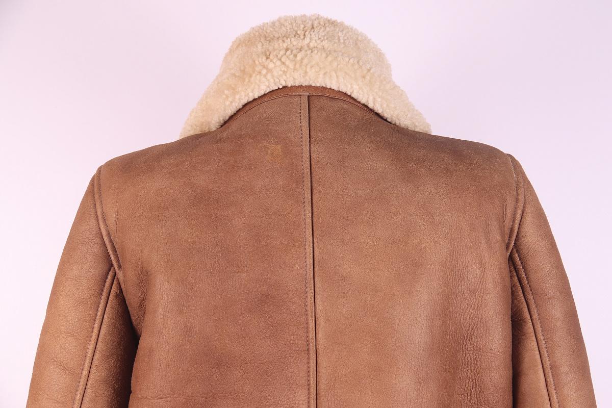 Alexander McQueen short sheepskin coat 
2000s


size 44

good condition, there are signs of wear typical for leather, see photo

No tag with composition