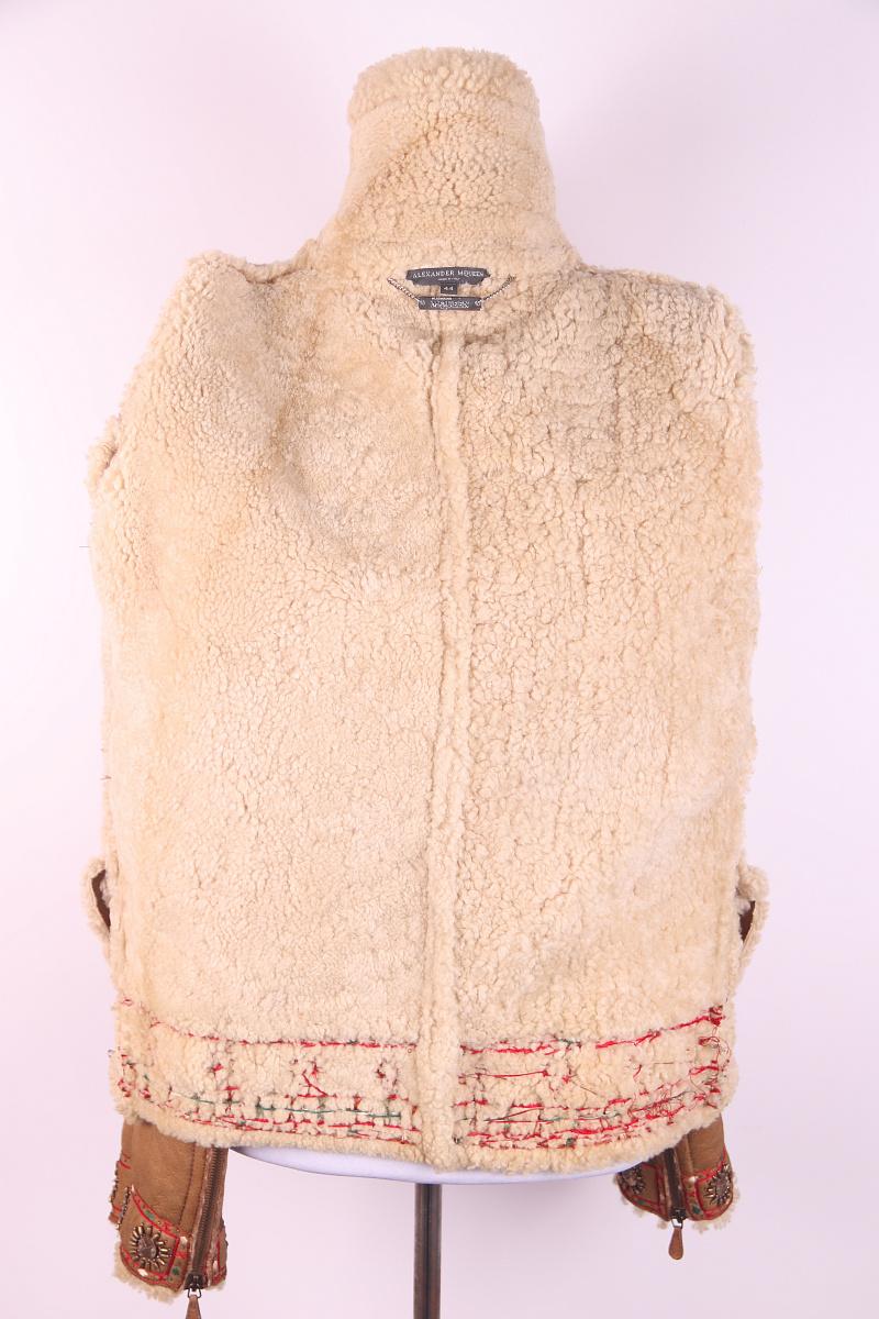Women's or Men's Alexander McQueen short sheepskin coat 2000s For Sale