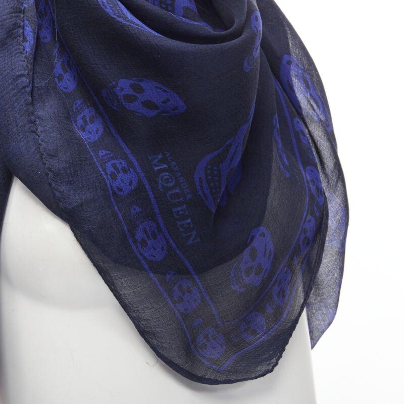 ALEXANDER MCQUEEN Signature navy cobalt blue skeleton skull print scarf
Reference: KEDG/A00187
Brand: Alexander McQueen
Material: 100% Silk
Color: Navy, Blue
Pattern: Skull
Made in: Italy

CONDITION:
Condition: Excellent, this item was pre-owned and