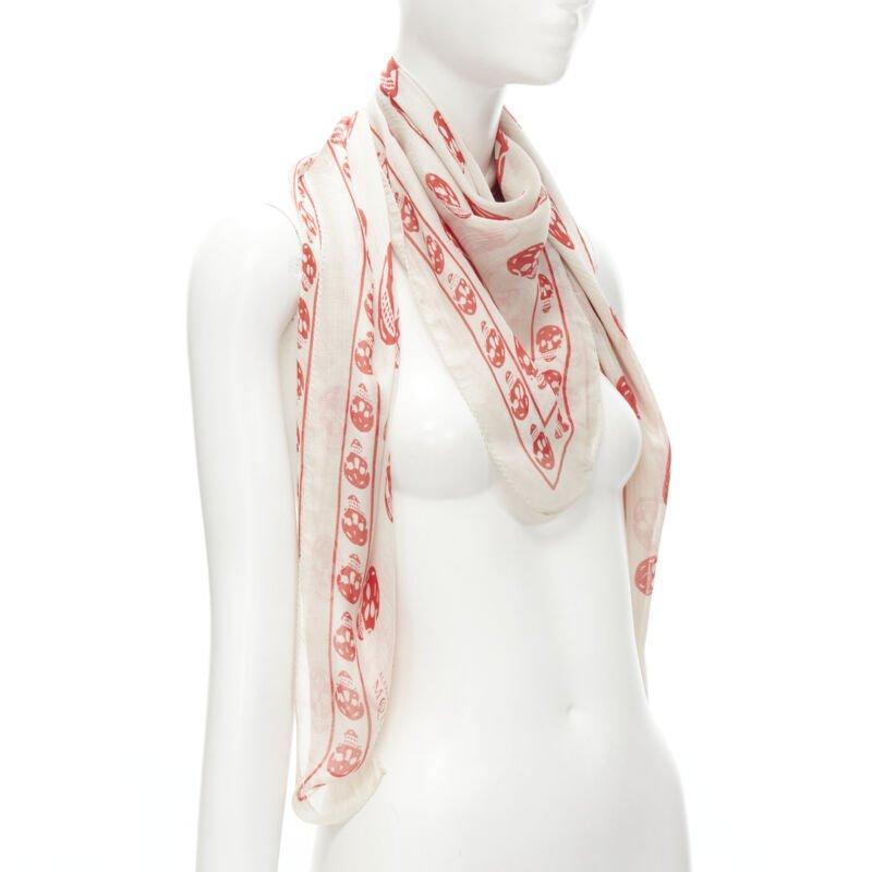 ALEXANDER MCQUEEN Signature skeleton skull light grey red silk scarf
Reference: ANWU/A00393
Brand: Alexander McQueen
Material: Silk
Color: Grey, Red
Pattern: Skull
Made in: Italy

CONDITION:
Condition: Very good, this item was pre-owned and is in