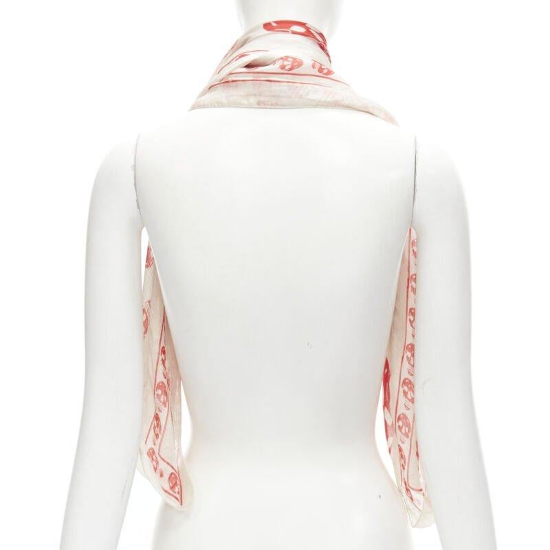 ALEXANDER MCQUEEN Signature skeleton skull light grey red silk scarf In Good Condition For Sale In Hong Kong, NT