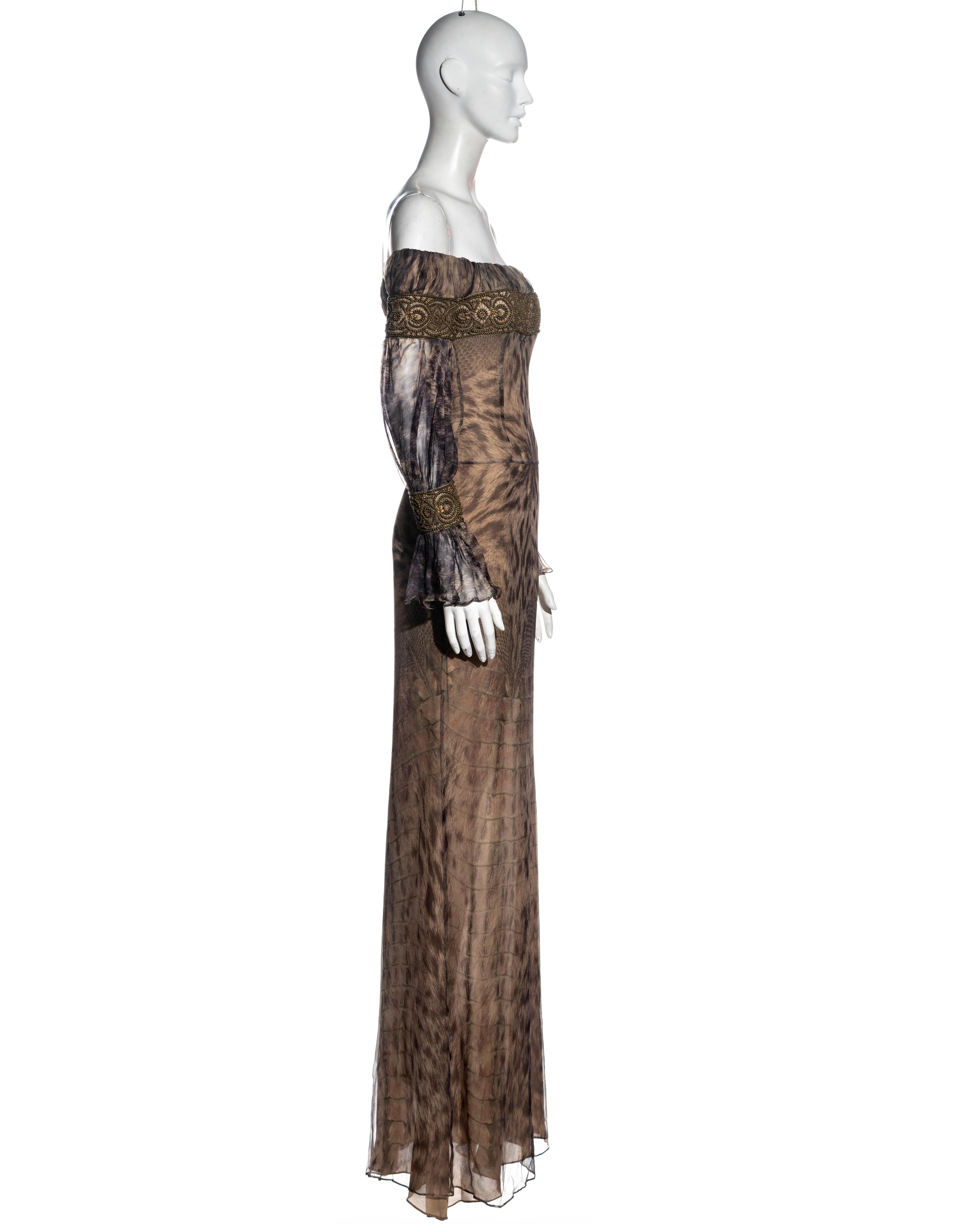 Robe de soirée Alexander McQueen, épaules dénudées, perlée, imprimé animal en soie, automne-hiver 2004 en vente 4