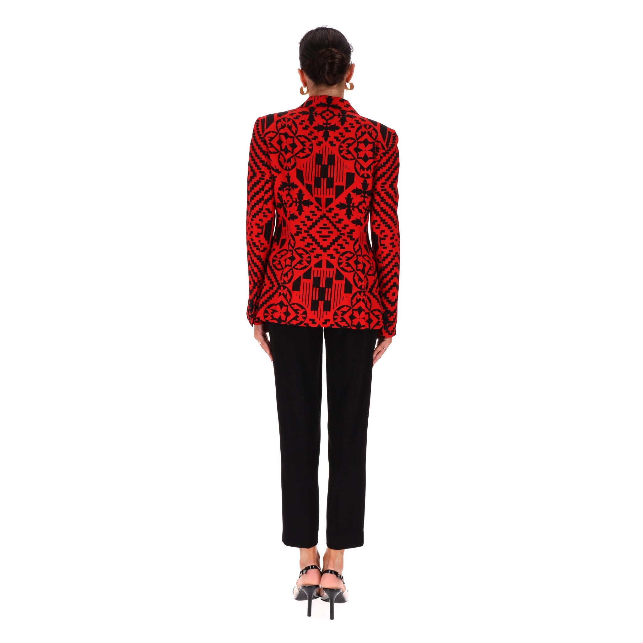 Chaqueta entallada con estampado de damasco digital en mezcla de seda Alexander McQueen en Excelente estado para la venta en London, GB