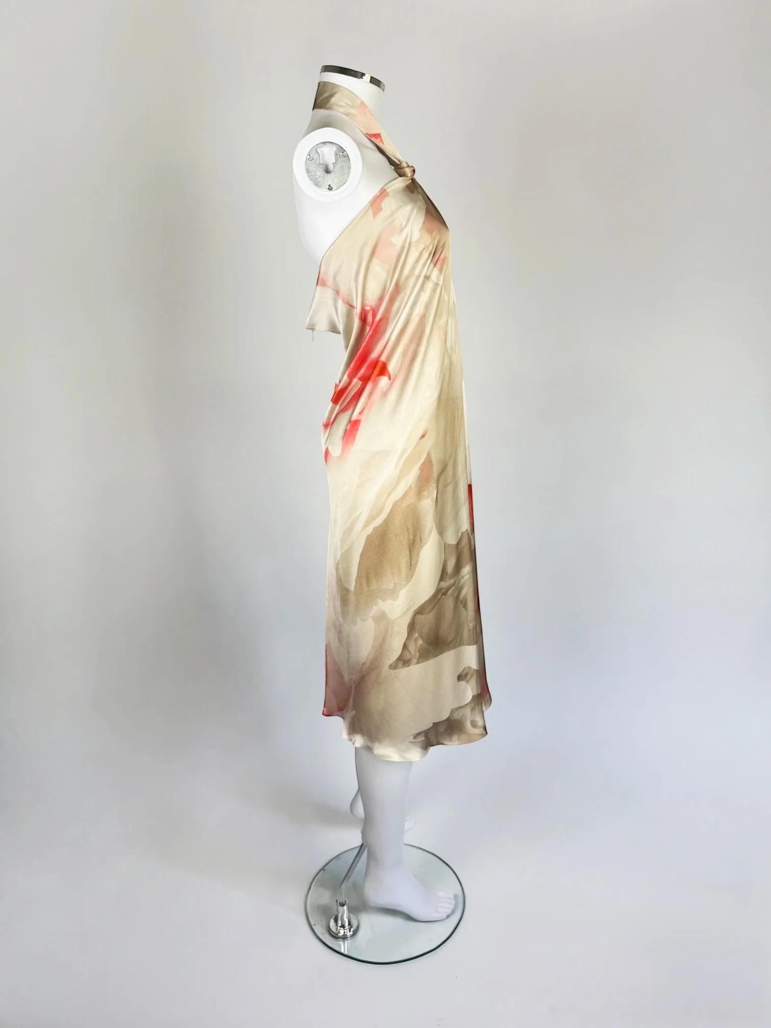 Robe dos nu en soie à fleurs d'Alexander McQueen, 2010 Pour femmes en vente
