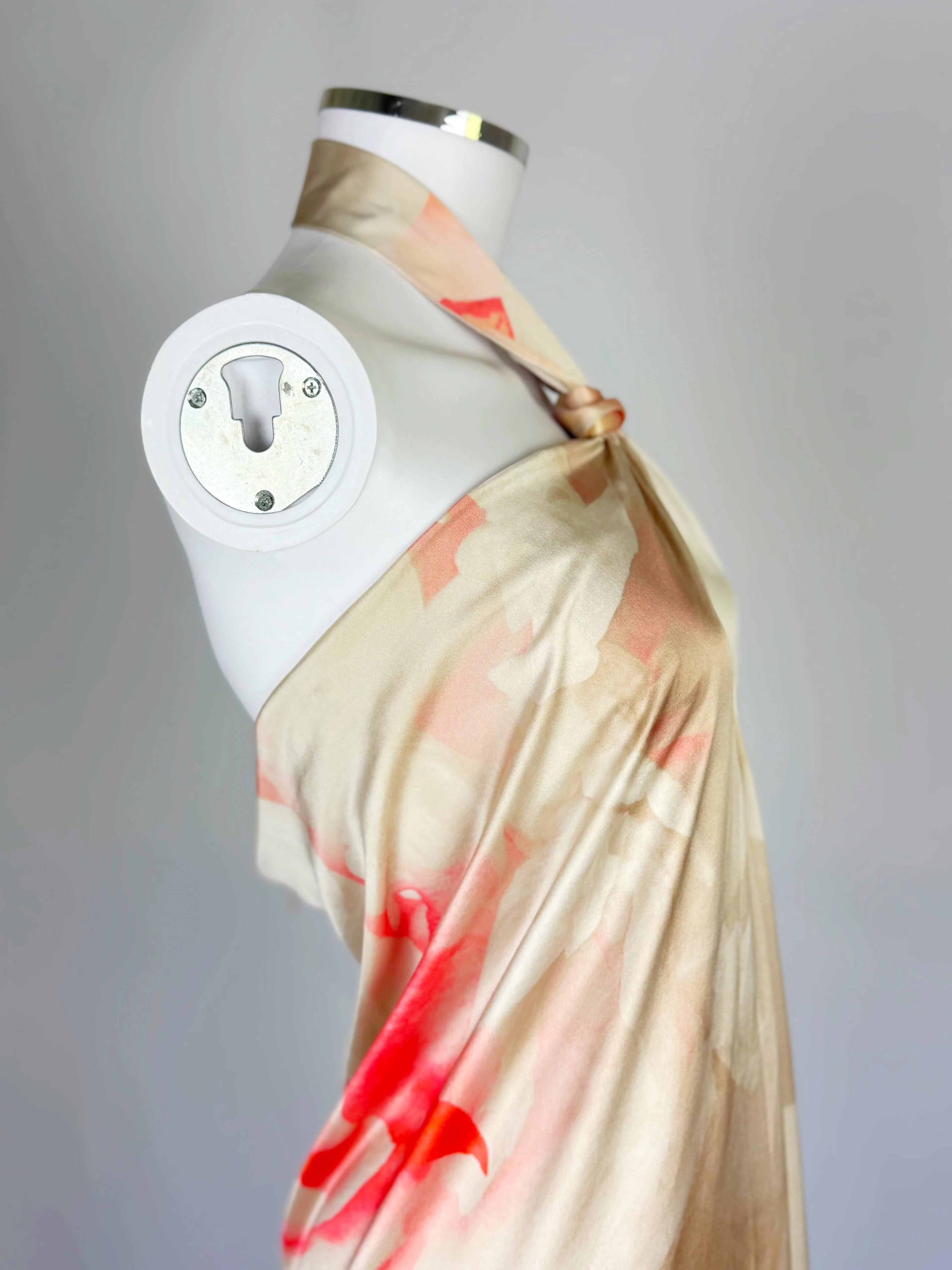 Robe dos nu en soie à fleurs d'Alexander McQueen, 2010 en vente 4