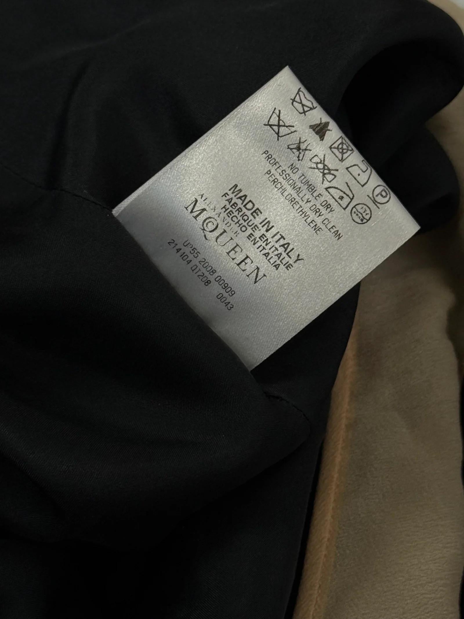 Alexander McQueen Seidenkleid mit Kolibri, 2008 im Angebot 5