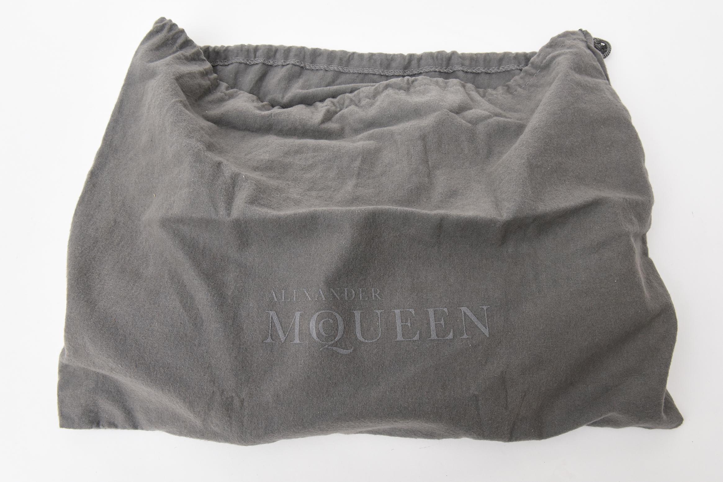 Alexander McQueen Silk Satin De Manta Clutch For Sale 3
