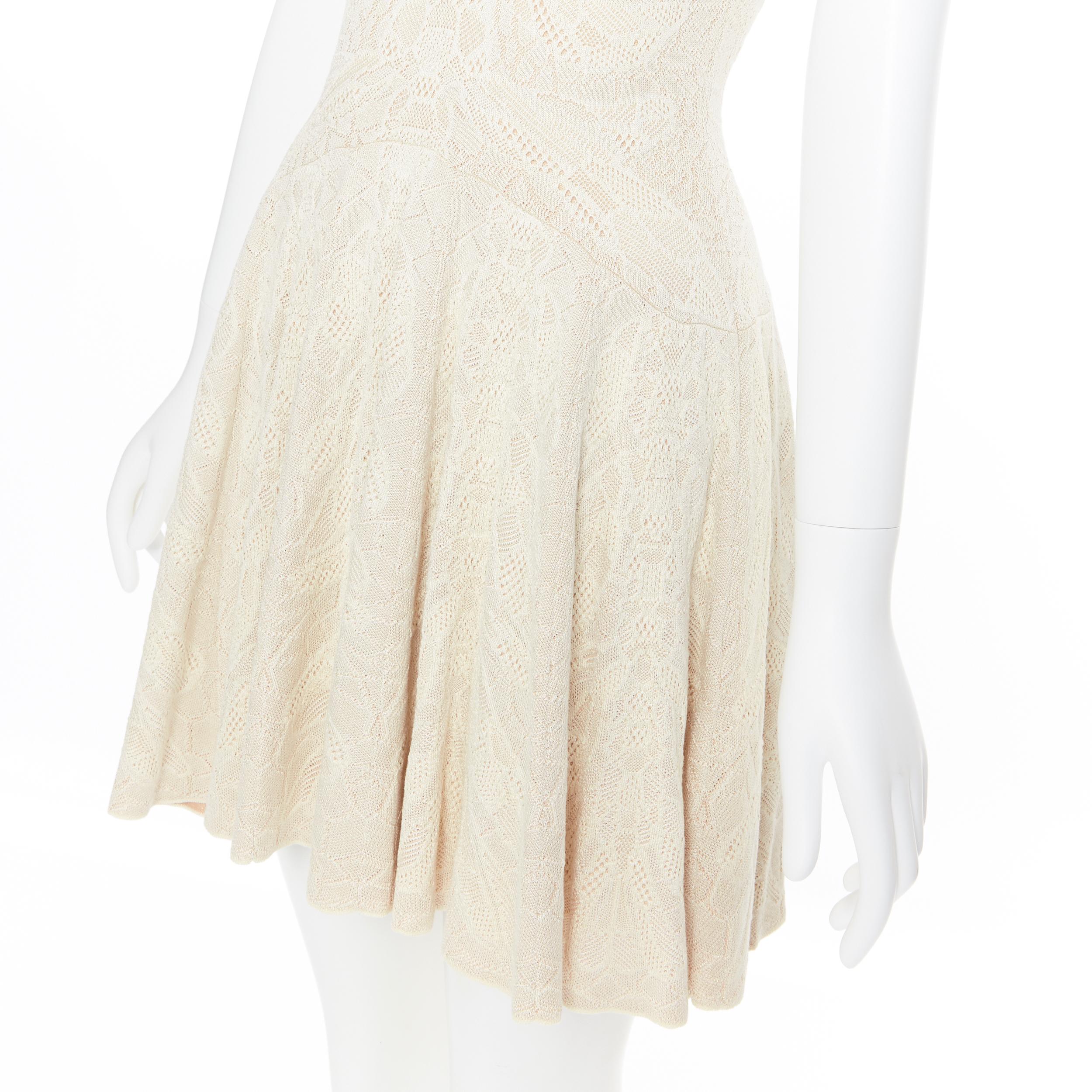 ALEXANDER MCQUEEN vestido de cóctel ajustado y acampanado de punto de viscosa de seda S 3