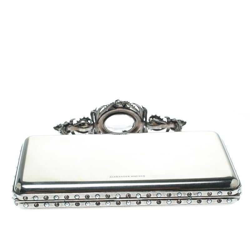 Alexander McQueen Silver Metal Small Ottone Jewelled Clutch In Excellent Condition In Dubai, Al Qouz 2