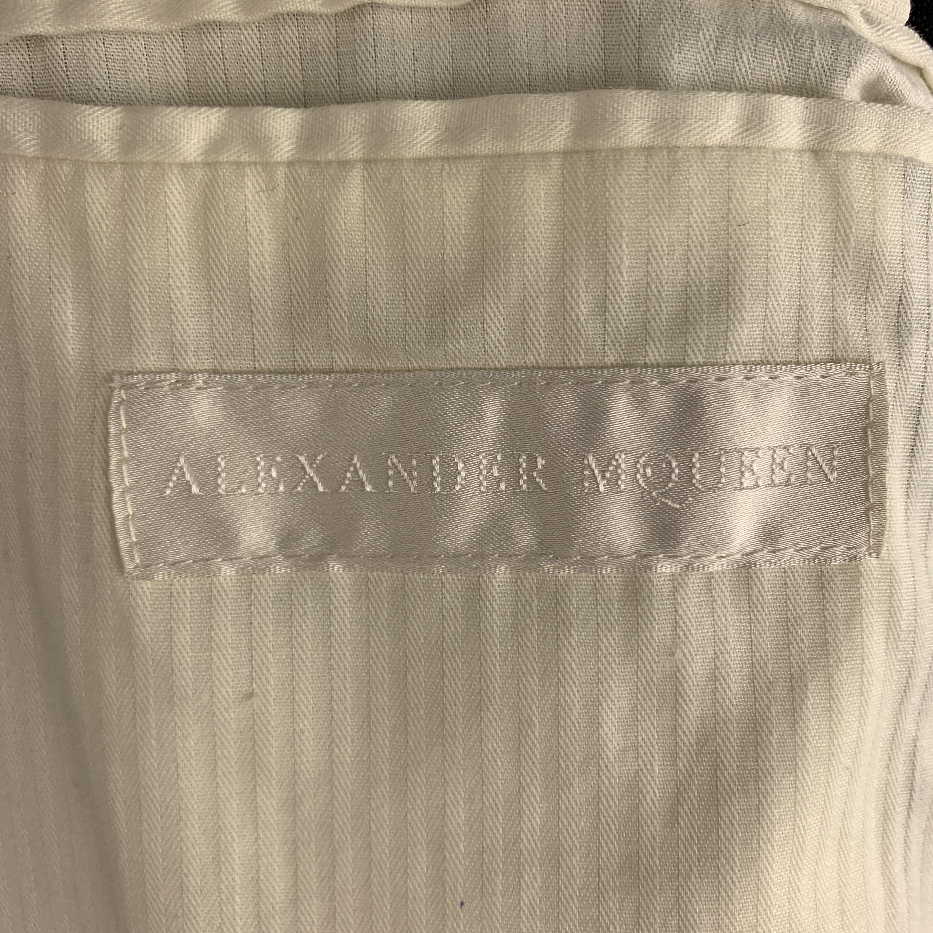 ALEXANDER MCQUEEN Size 42 Black Linen Notch Lapel Hidden Button Sport Coat 1