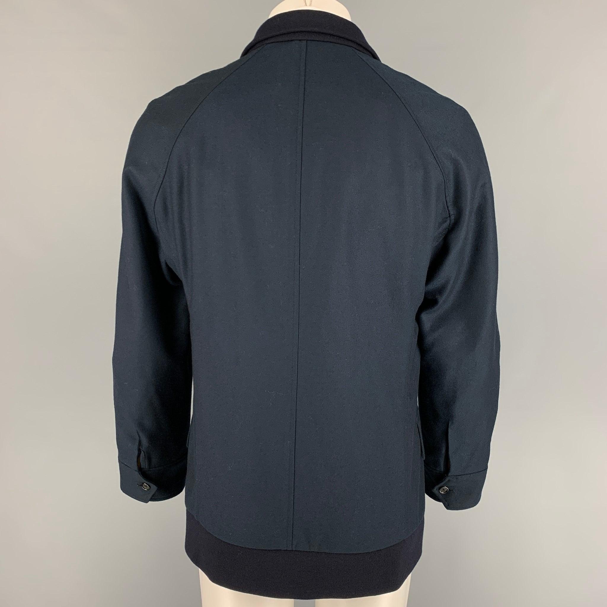 ALEXANDER MCQUEEN Manteau de sport hybride à col châle en laine bleu marine, taille 44 Bon état - En vente à San Francisco, CA