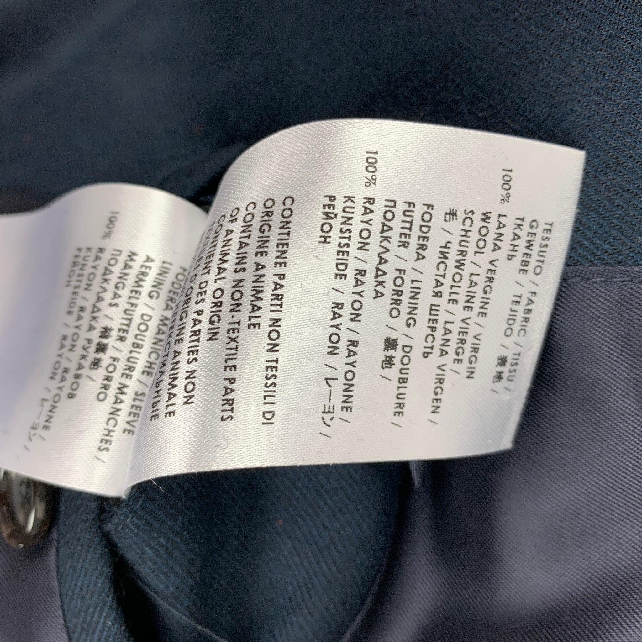 ALEXANDER MCQUEEN Manteau de sport hybride à col châle en laine bleu marine, taille 44 en vente 2