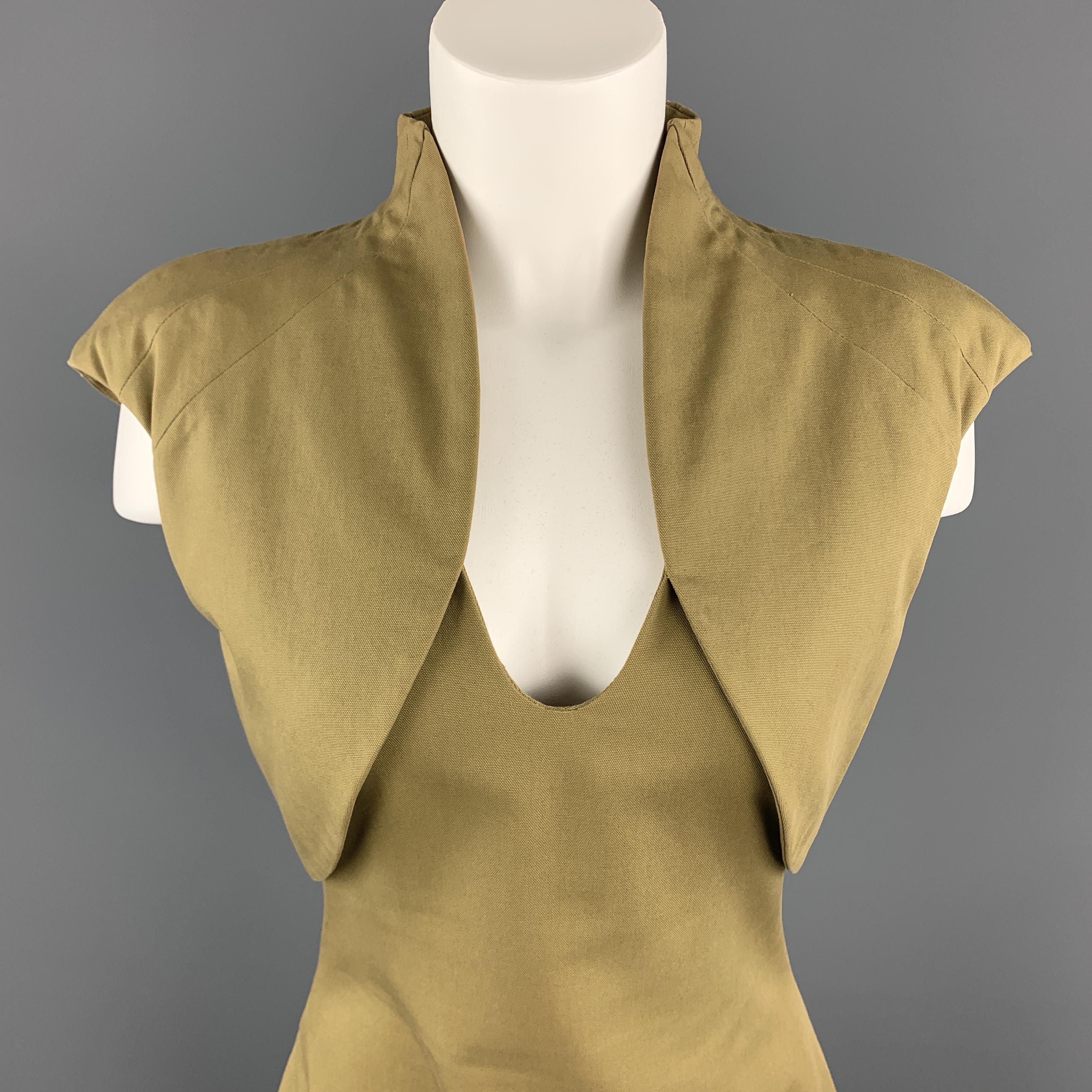 Archive ALEXANDER MCQUEEN dress come sin muted olive khaki green cotton canvas with a V neck, and padded, high collar, bolero style top. 

Excellent Pre-Owned Condition.
Marked: IT 42

Measurements:

Shoulder: 19 in.
Bust: 37 in.
Waist: 29 in.
Hip: