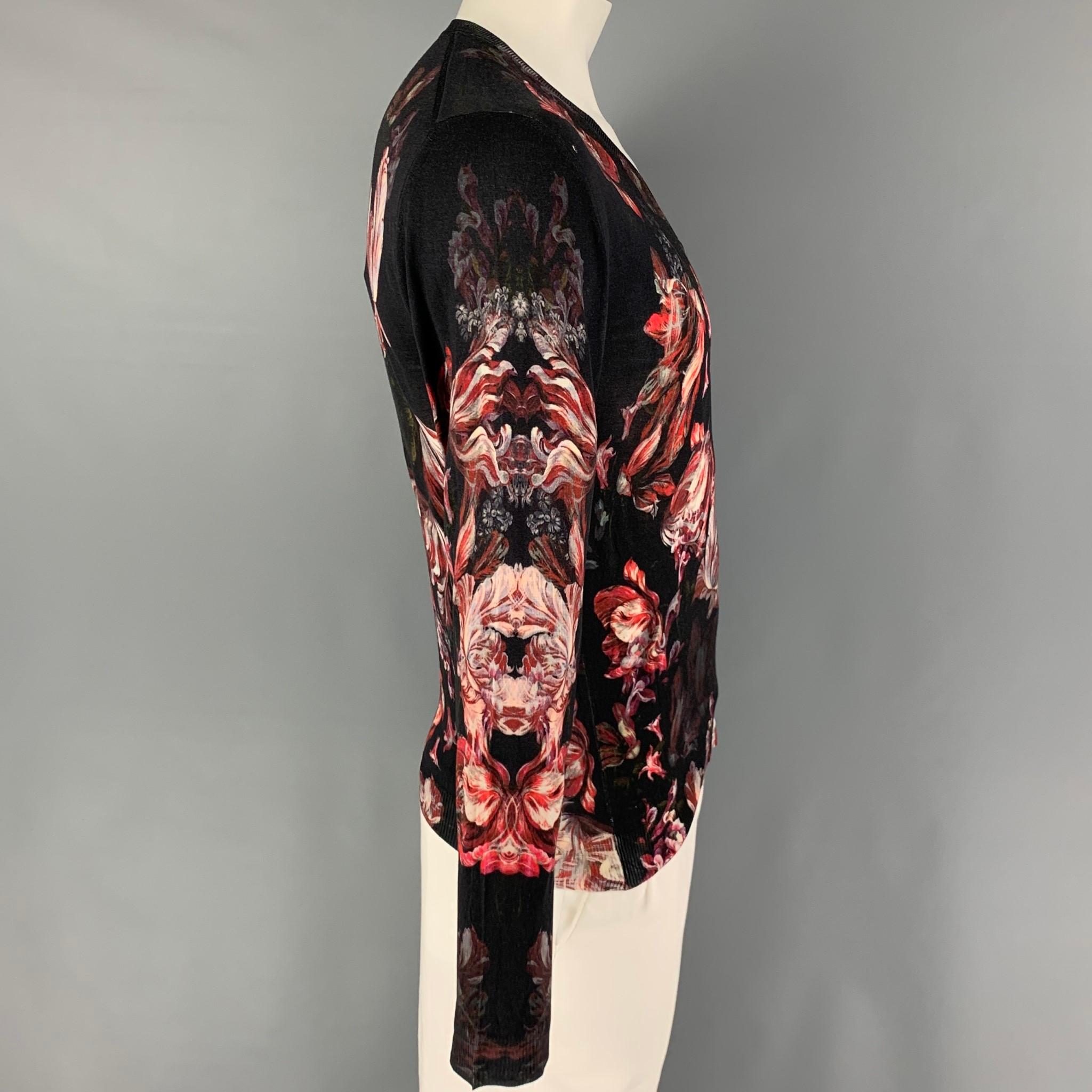 ALEXANDER MCQUEEN Size S Black Red Floral Wool V-Neck Pullover In Excellent Condition In San Francisco, CA