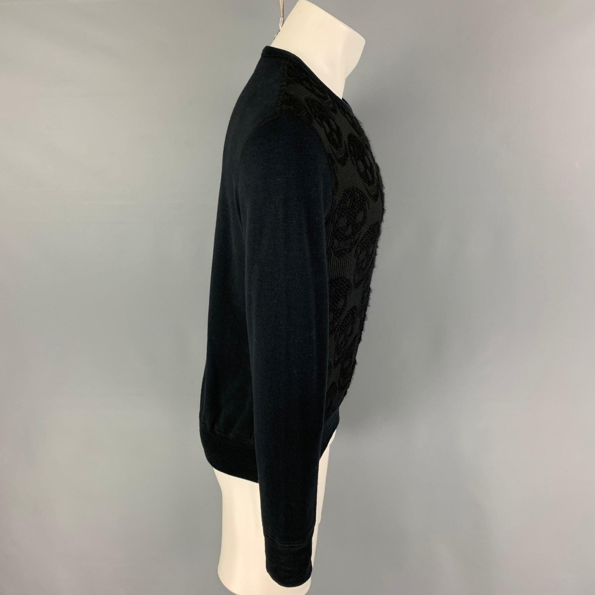 ALEXANDER MCQUEEN Size S Black Skulls Cotton Silk Crew-Neck Pullover In Good Condition For Sale In San Francisco, CA