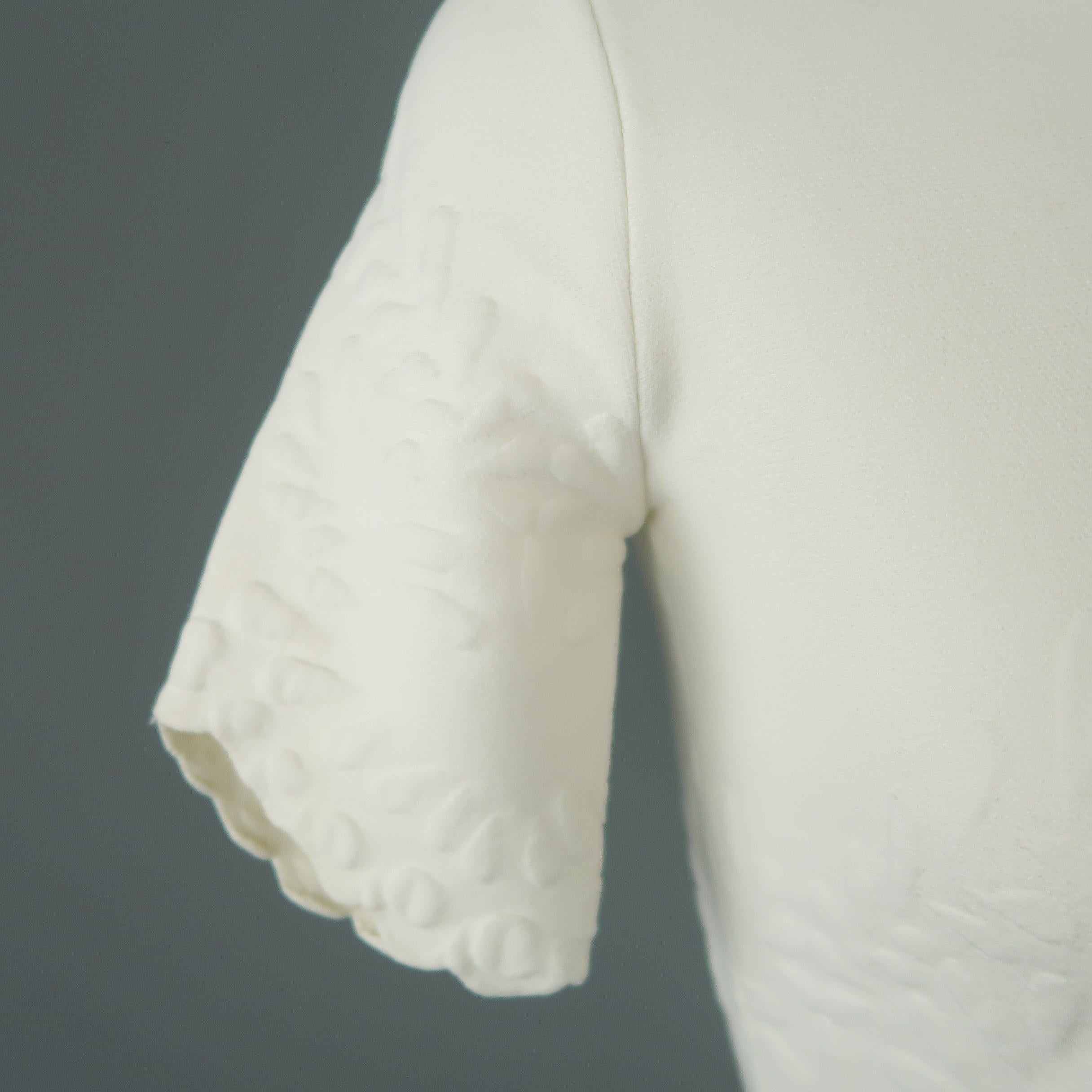 ALEXANDER MCQUEEN Size XS White Lace Textured Trim Knit Crop Top im Zustand „Gut“ in San Francisco, CA