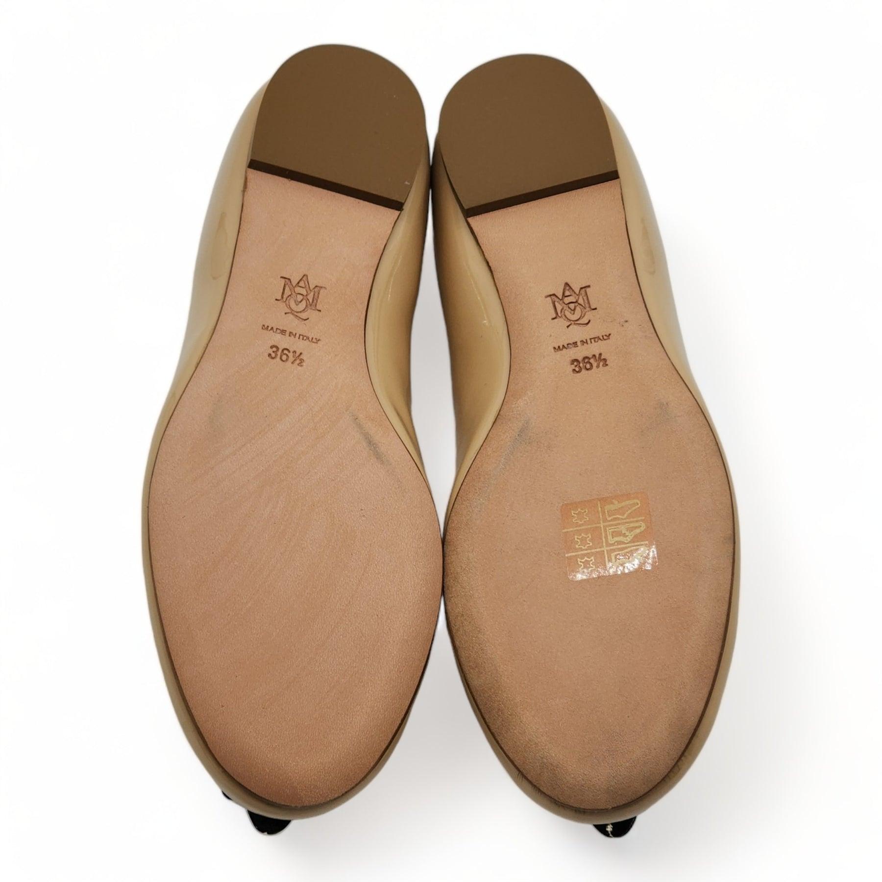 Women's Alexander McQueen Skull Ballerinas Patent Leather in Beige For Sale