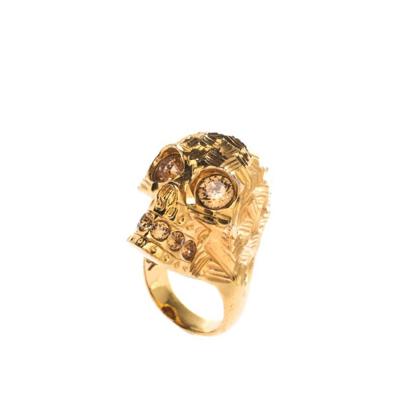 Contemporary Alexander McQueen Skull Crystal Textured Gold Tone Cocktail Ring Size 52
