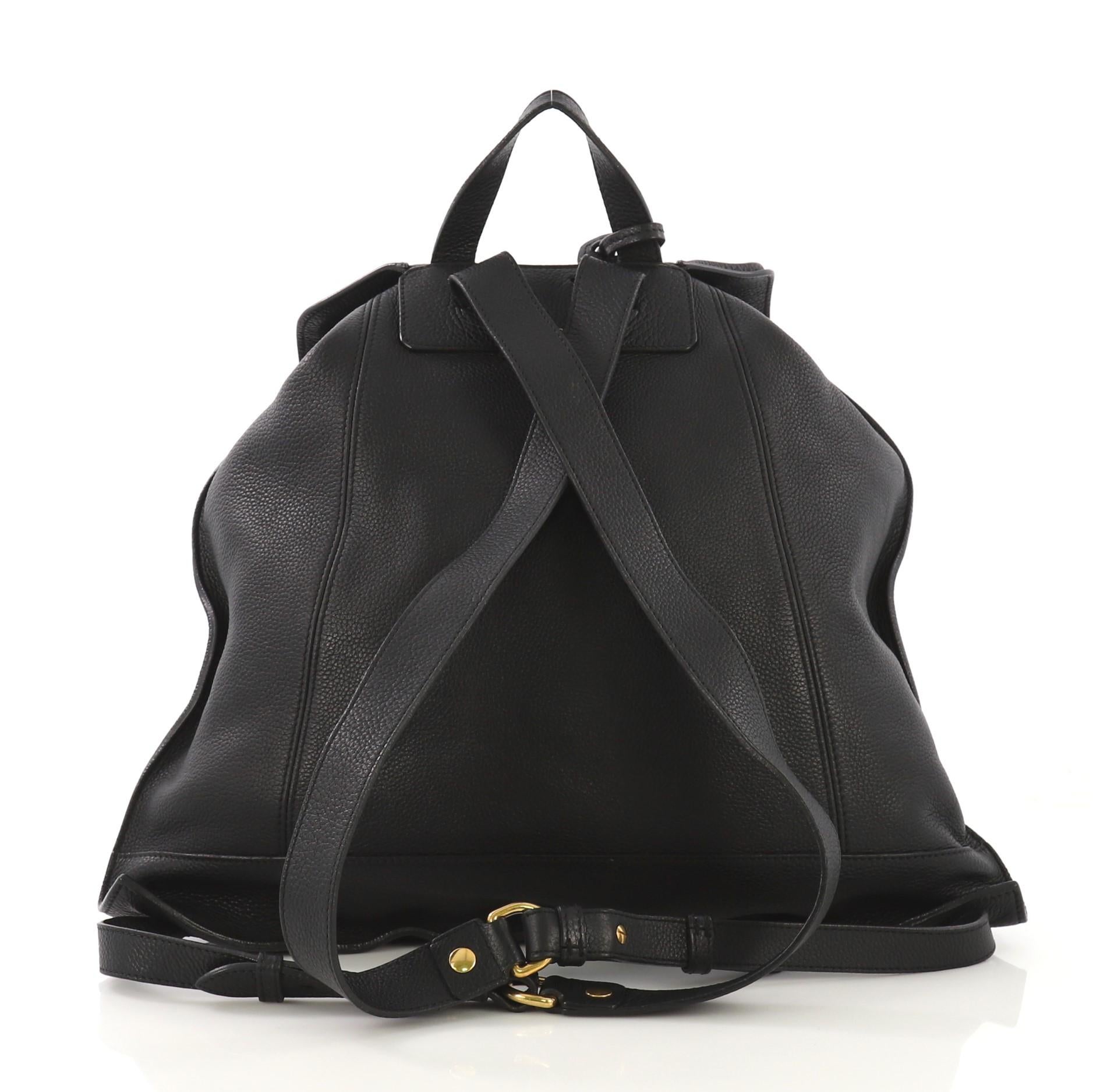Alexander McQueen Skull Padlock Backpack Leather Large In Good Condition In NY, NY