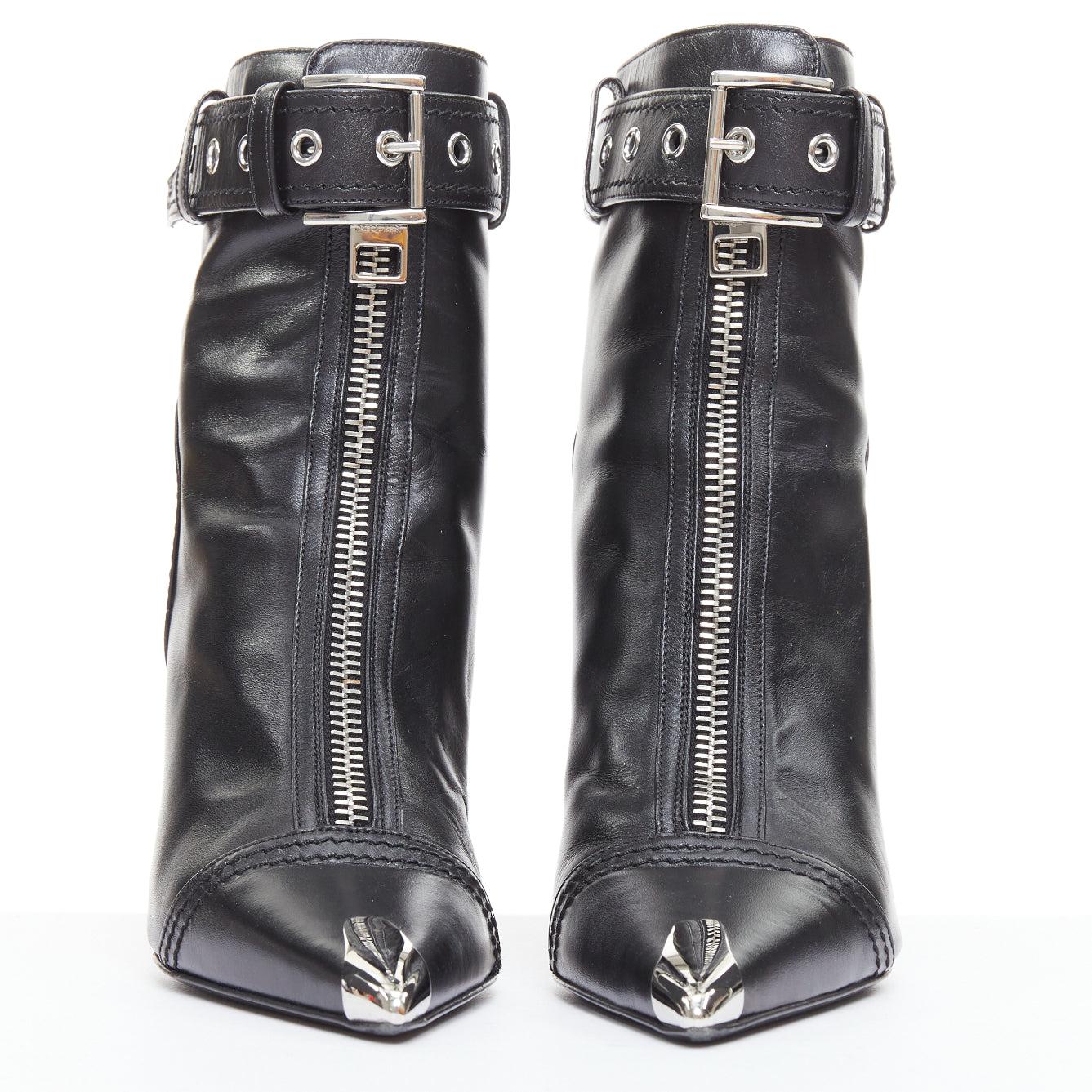 Noir Alexander McQueen - Bottes à talons rouges en cuir noir de style motard EU39 en vente