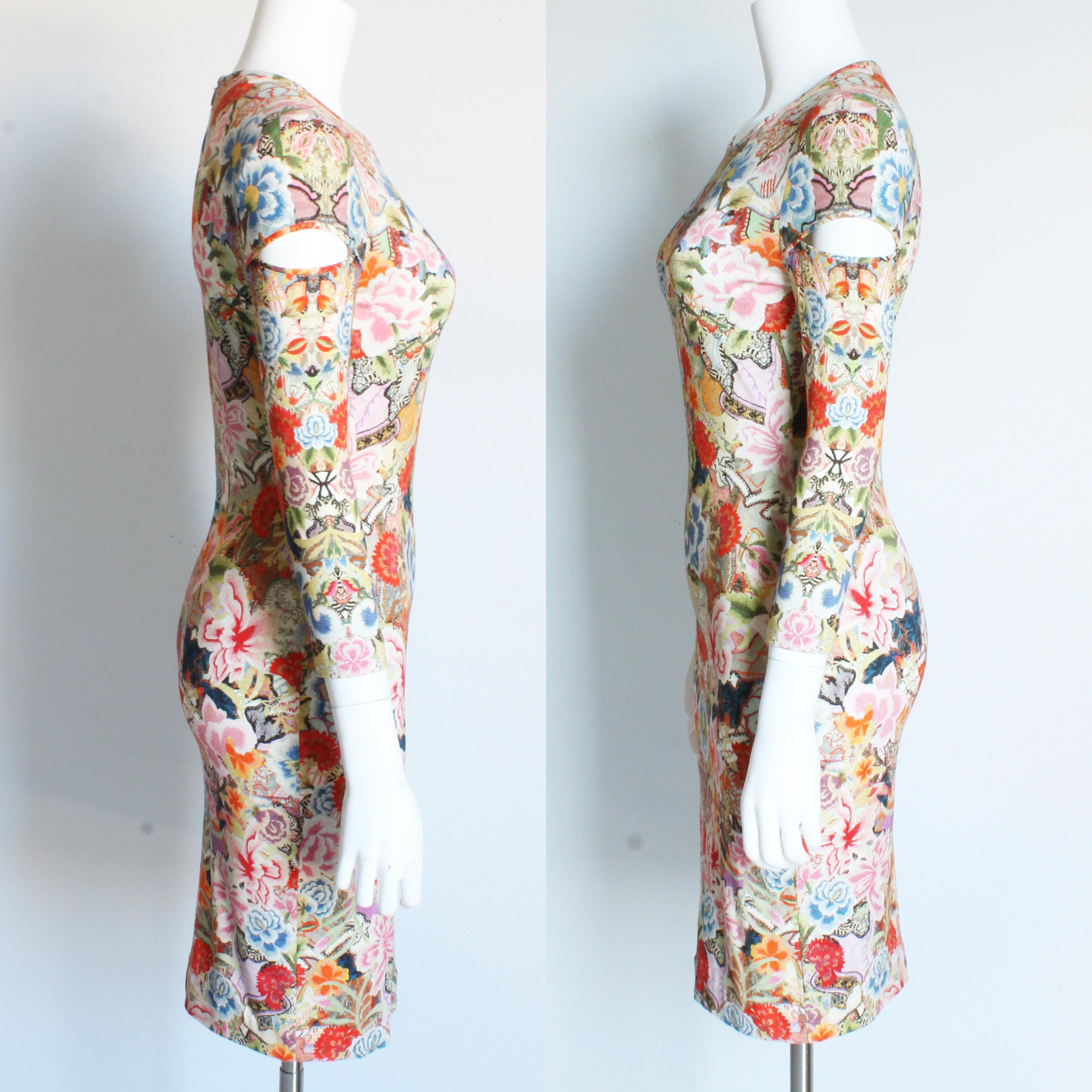 Alexander McQueen Vestido de manga acuchillada Caleidoscopio Estampado Floral Abstracto Bodycon en venta 2