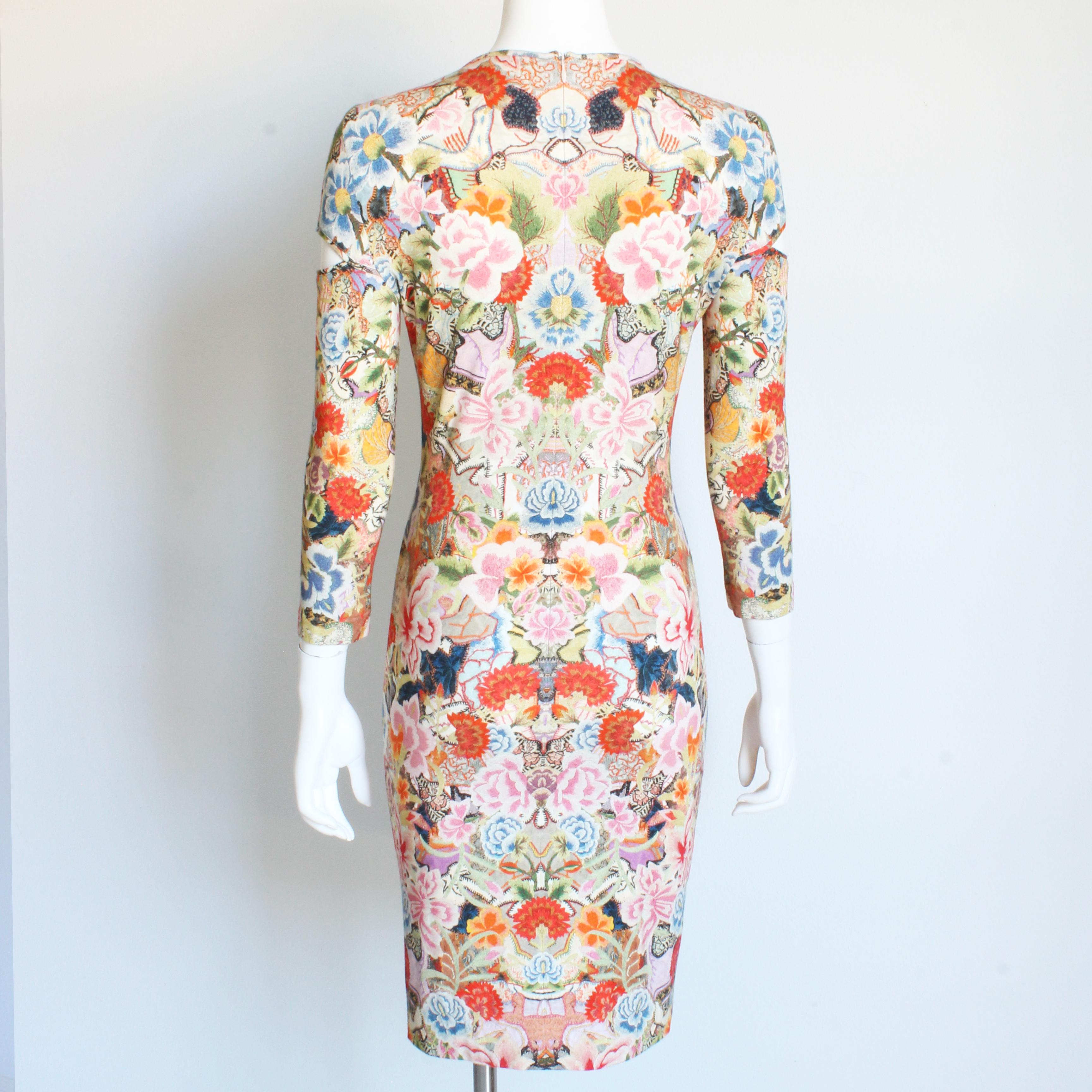 Alexander McQueen Vestido de manga acuchillada Caleidoscopio Estampado Floral Abstracto Bodycon en venta 3