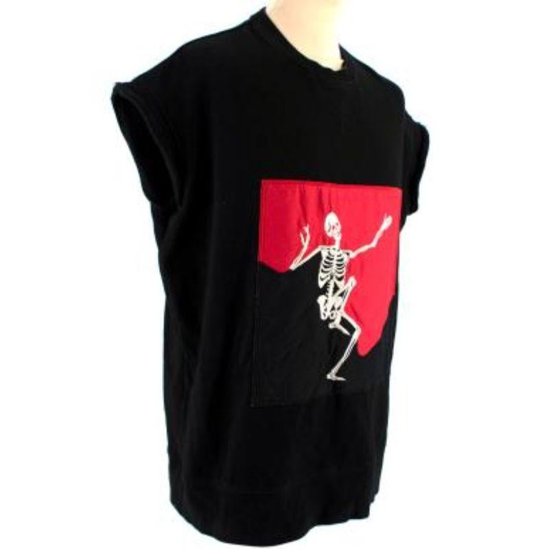 Alexander McQueen Sleeveless Black & Red Skeleton Sweatshirt

- Oversize fit
- Sleeveless
- Red and black print with embroidered white skeleton
- Ribbed neckline and hem
- Raw hems in sleeves

Material
100% Cotton
Embroidery: Cotton and