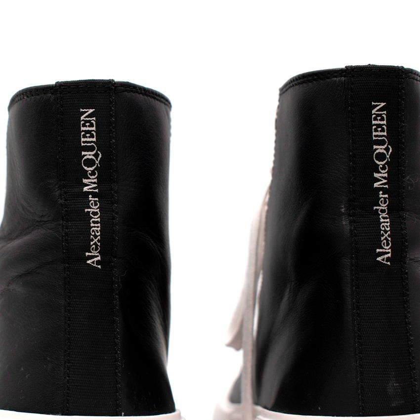 Beige Alexander McQueen Slick Black Leather Platform Sole Sneakers For Sale