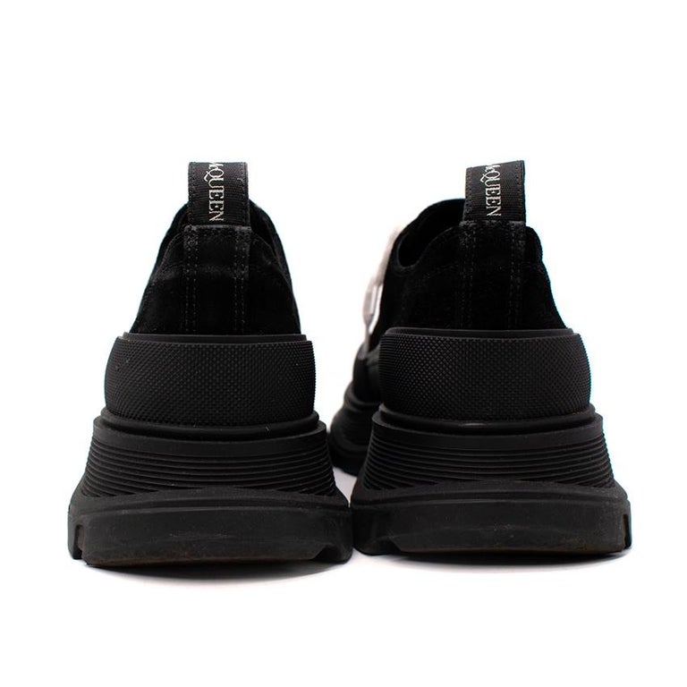 Alexander McQueen Slick Black Suede Platform Sneakers In Excellent Condition For Sale In London, GB