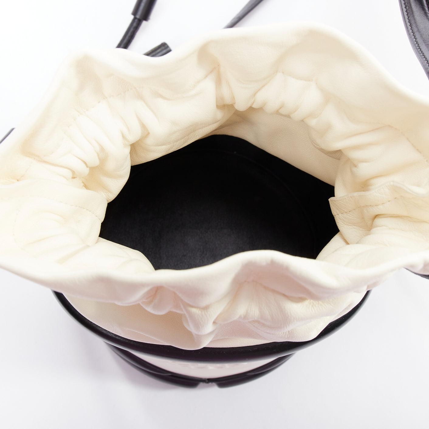 ALEXANDER MCQUEEN Soft Curve AM logo black white leather bucket bag For Sale 4