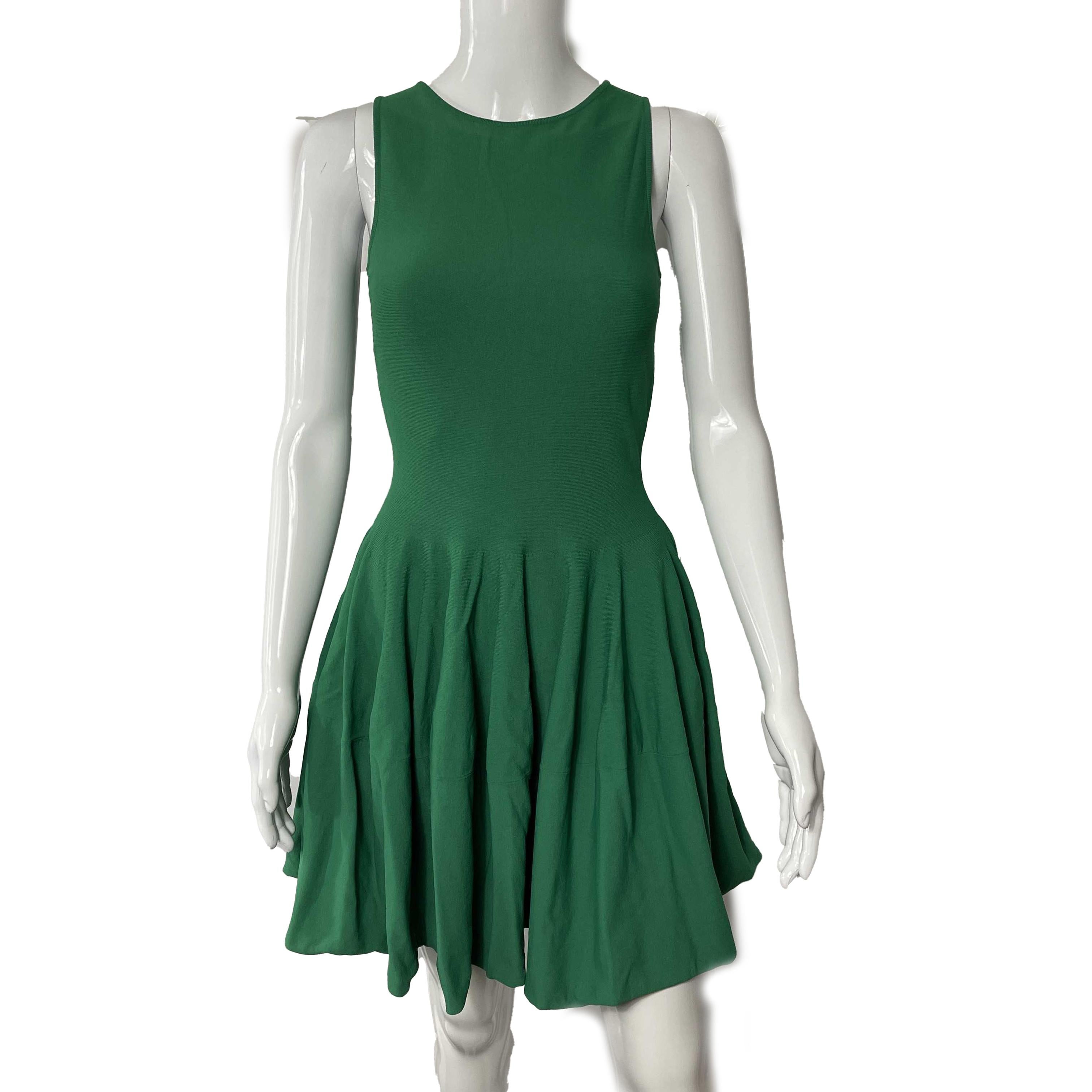 Alexander McQueen Solid Sleeveless Midi Flare Green Dress XS For Sale 2