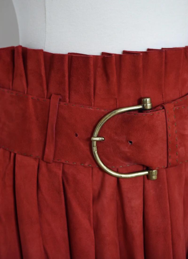 Alexander McQueen Spring 2003 Red Cutout Leather Mini Skirt (Look 7) In Excellent Condition For Sale In New York, NY