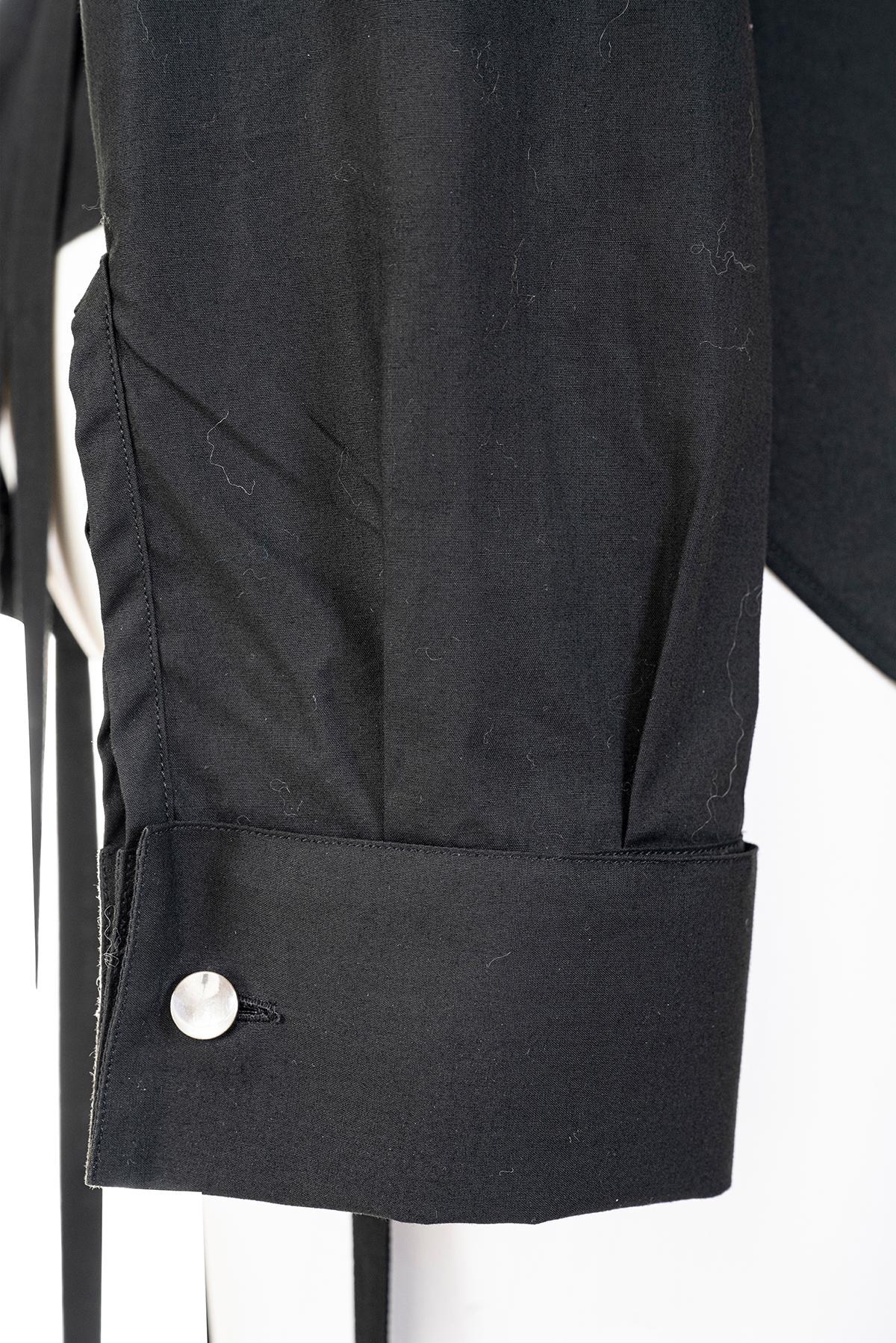 ALEXANDER MCQUEEN SS 02 Camisa larga icónica con cordones en venta 1