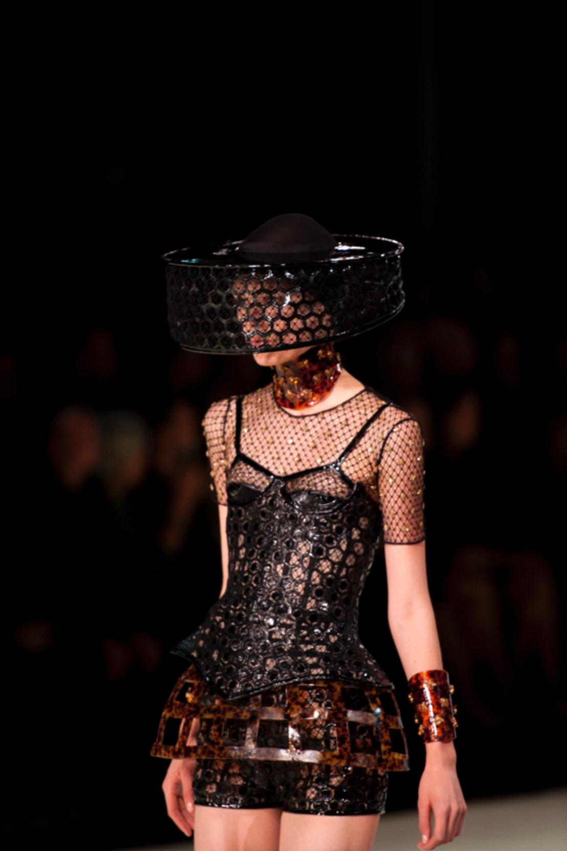 Alexander McQueen SS 2013 Black Honeycomb Corset Runway Bustier 2