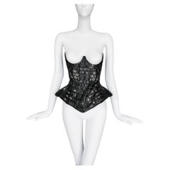 Alexander McQueen SS 2013 Corsé de nido de abeja negro Bustier de pasarela