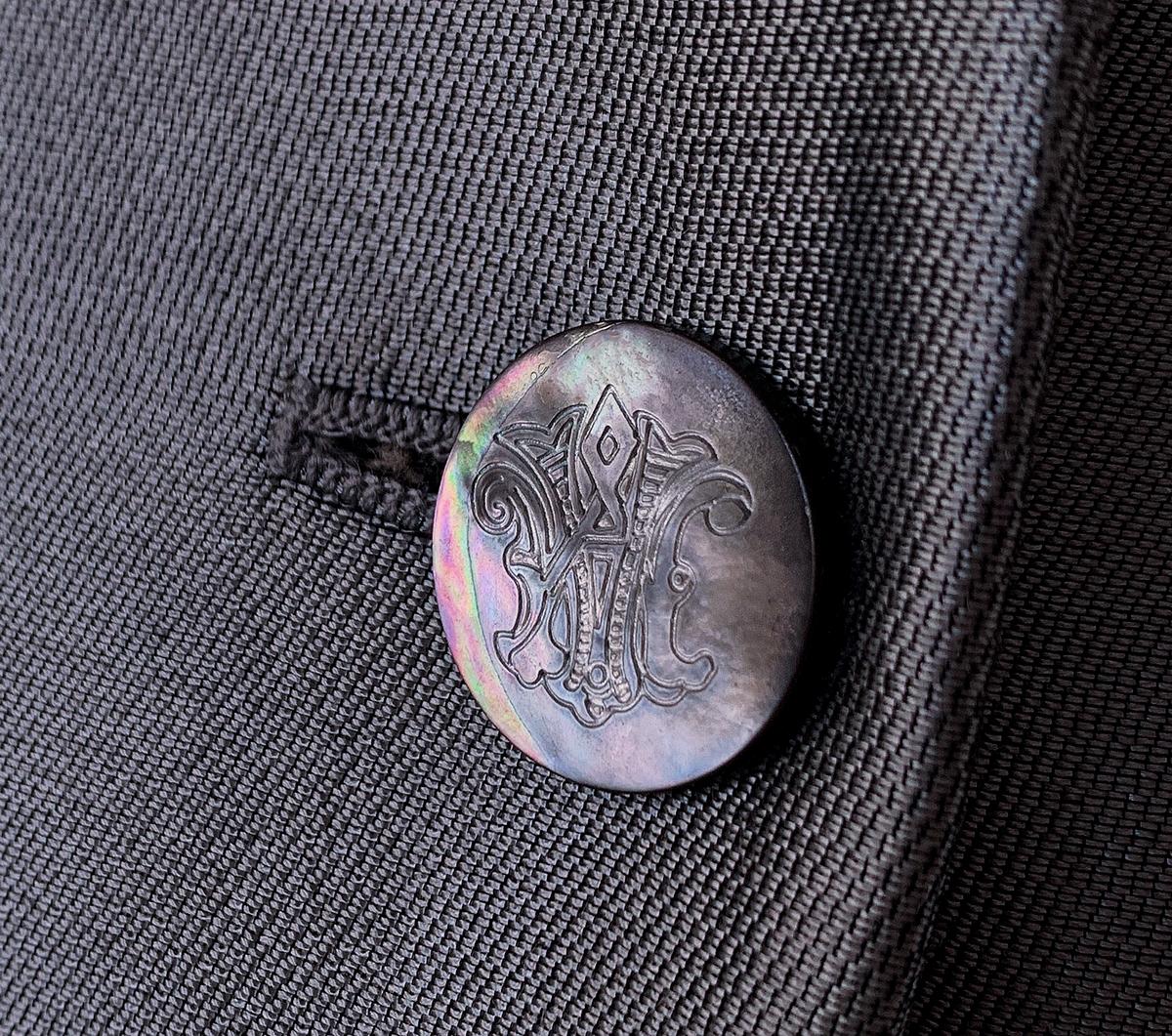 Alexander McQueen SS1999 Silver Silk Suit Blazer Embroidered Illusion Ivy Leaf 10