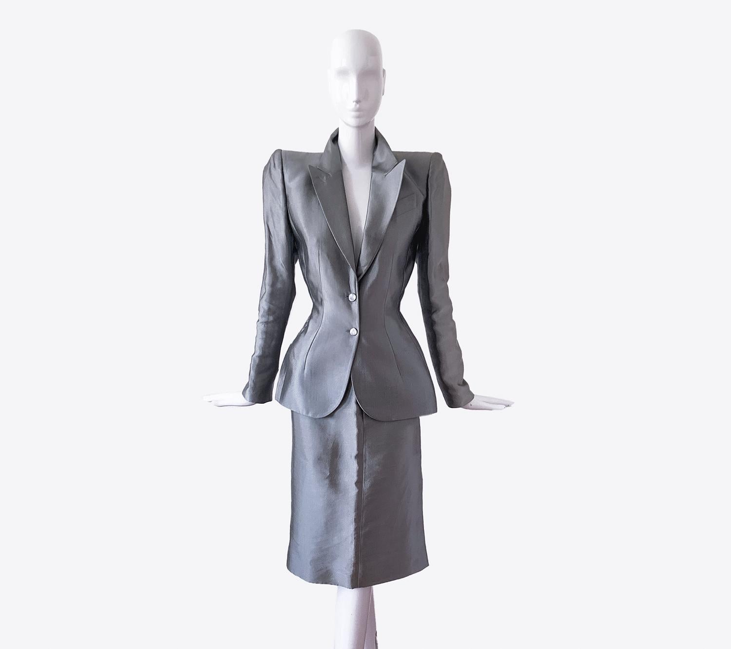 Alexander McQueen SS1999 Silberner Seidenanzug Blazer Bestickte Illusion Efeublatt  Damen im Angebot