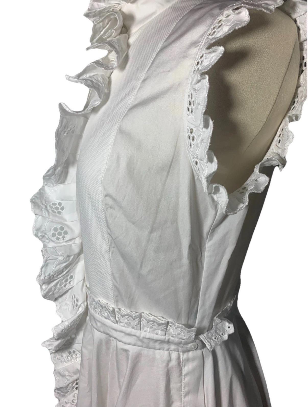 Grigio Alexander McQueen SS2020 - Vestito con volant con occhielli in bianco - Taglia IT 40 (US 4/6) in vendita