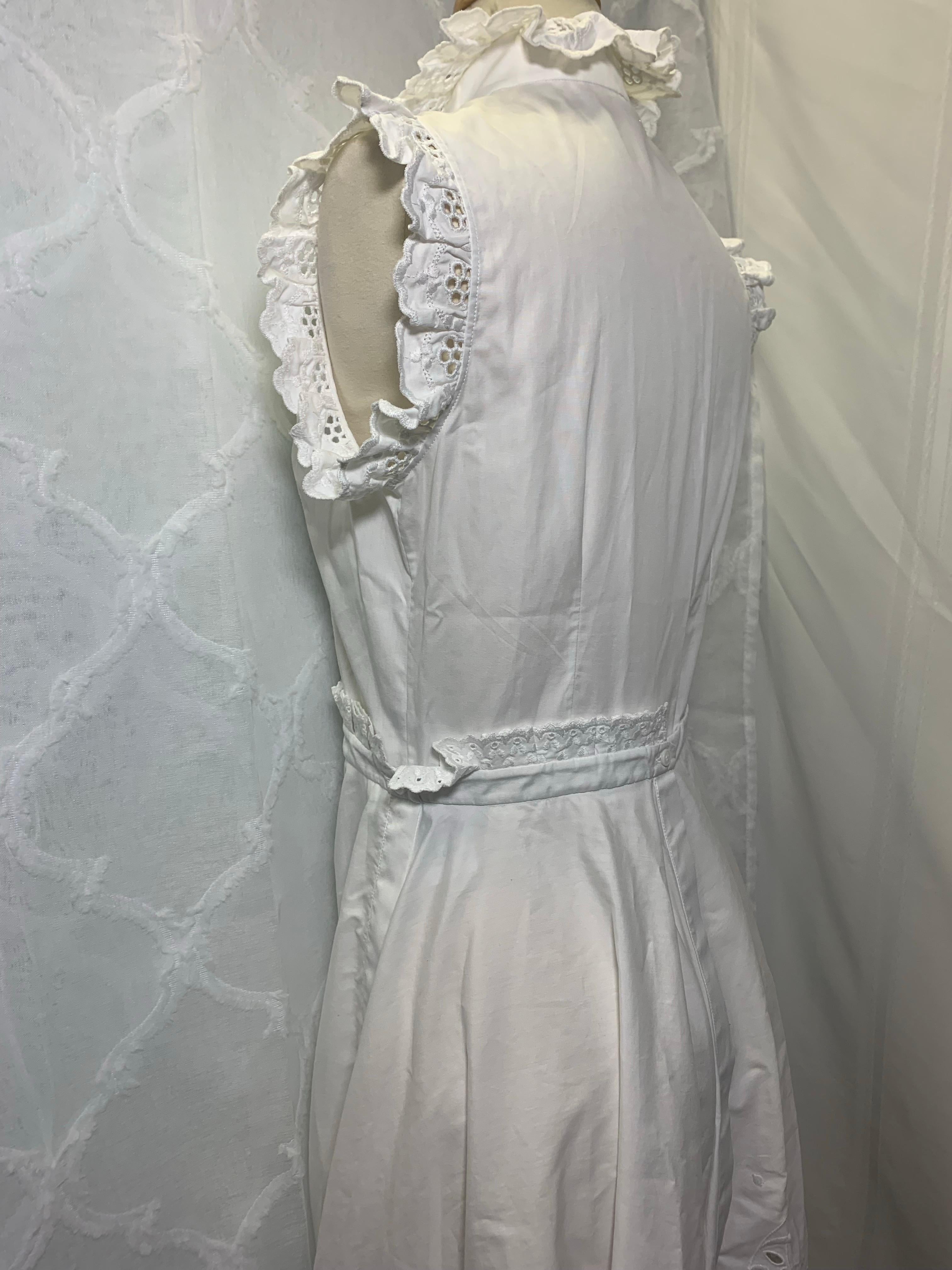 Alexander McQueen SS2020 - Vestito con volant con occhielli in bianco - Taglia IT 40 (US 4/6) in vendita 1