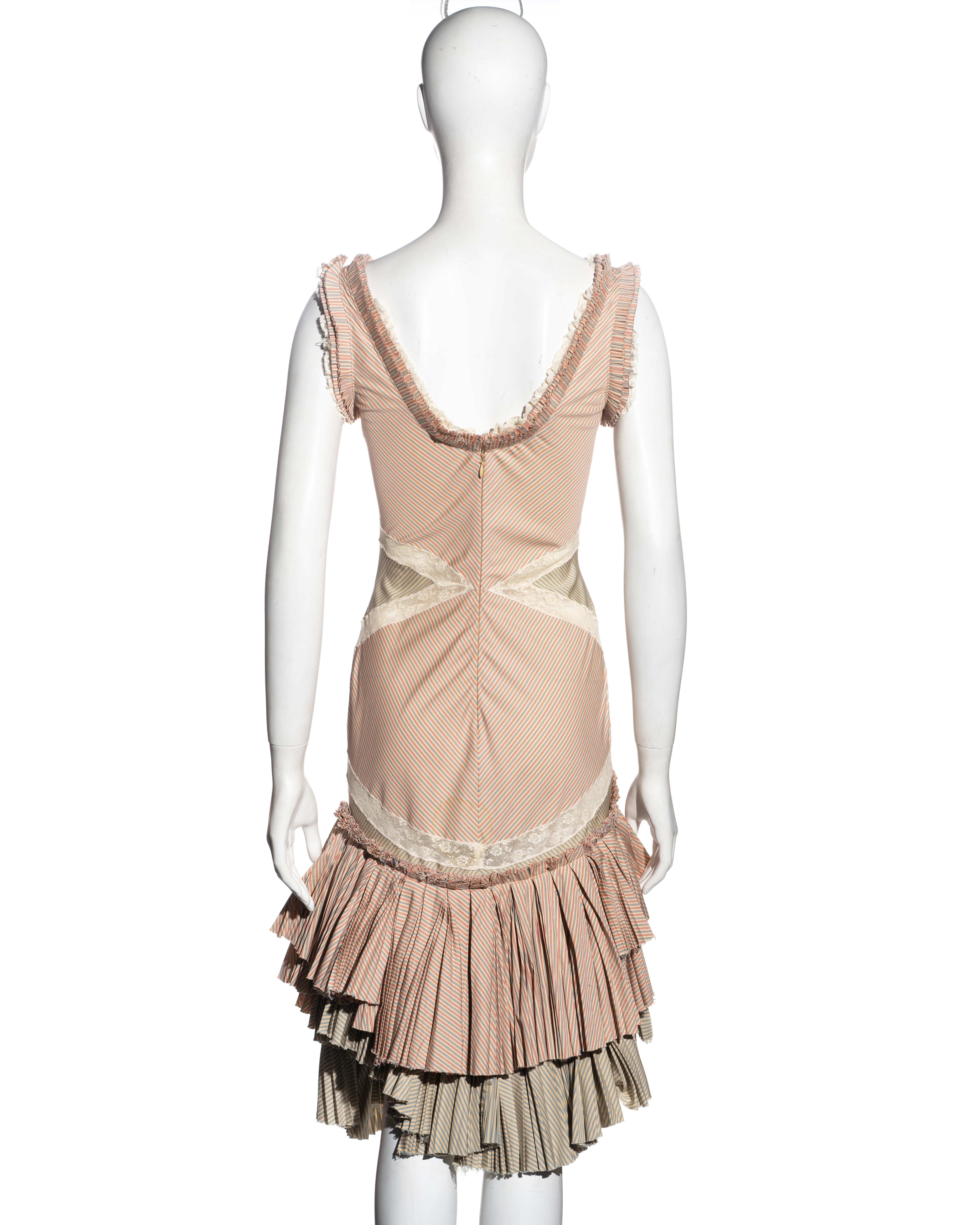 Alexander McQueen Gestreiftes Kleid aus Baumwolle und Spitze mit plissiertem Rock, Frühjahr/Sommer 2005 im Angebot 5