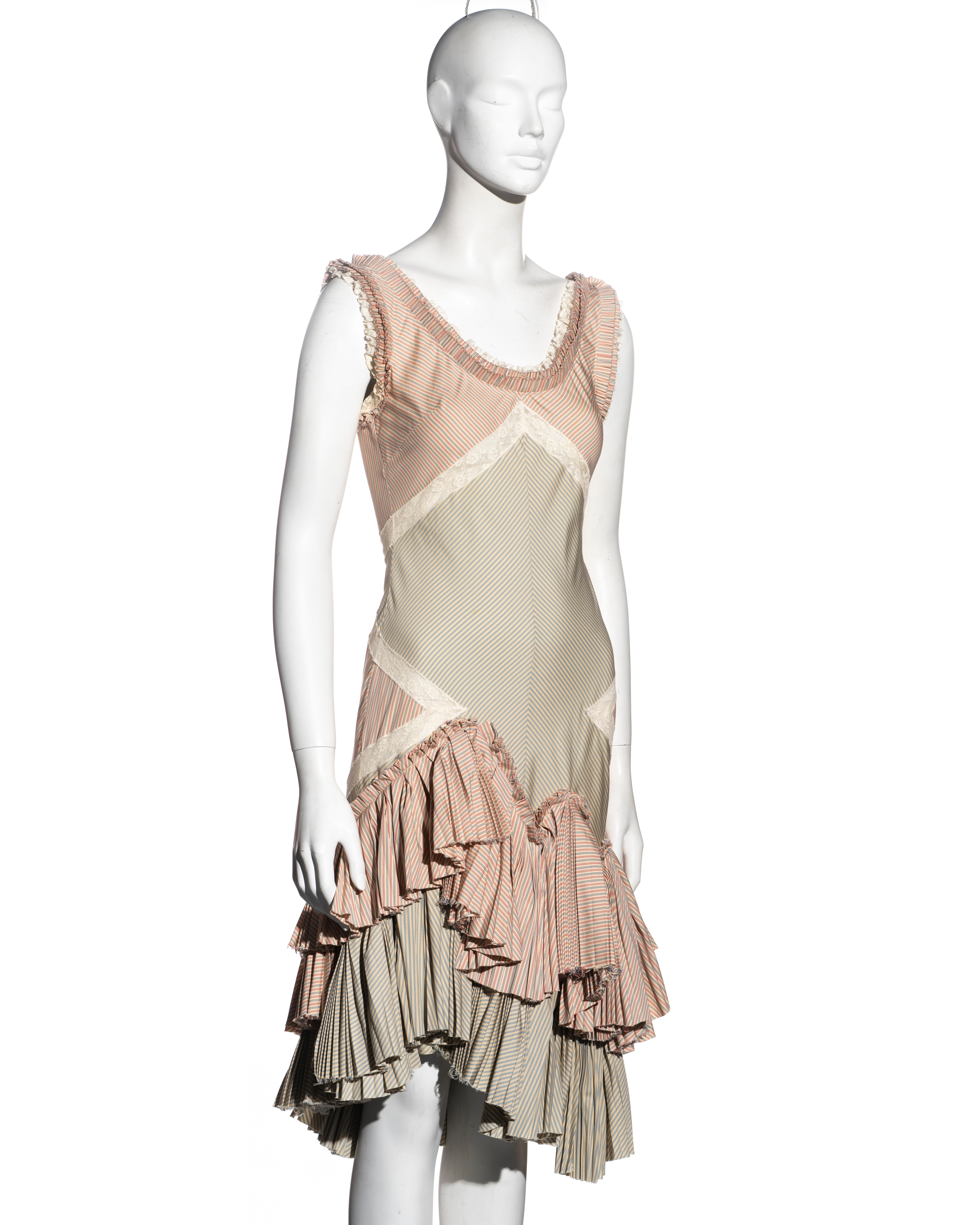 Alexander McQueen Gestreiftes Kleid aus Baumwolle und Spitze mit plissiertem Rock, Frühjahr/Sommer 2005 Damen im Angebot