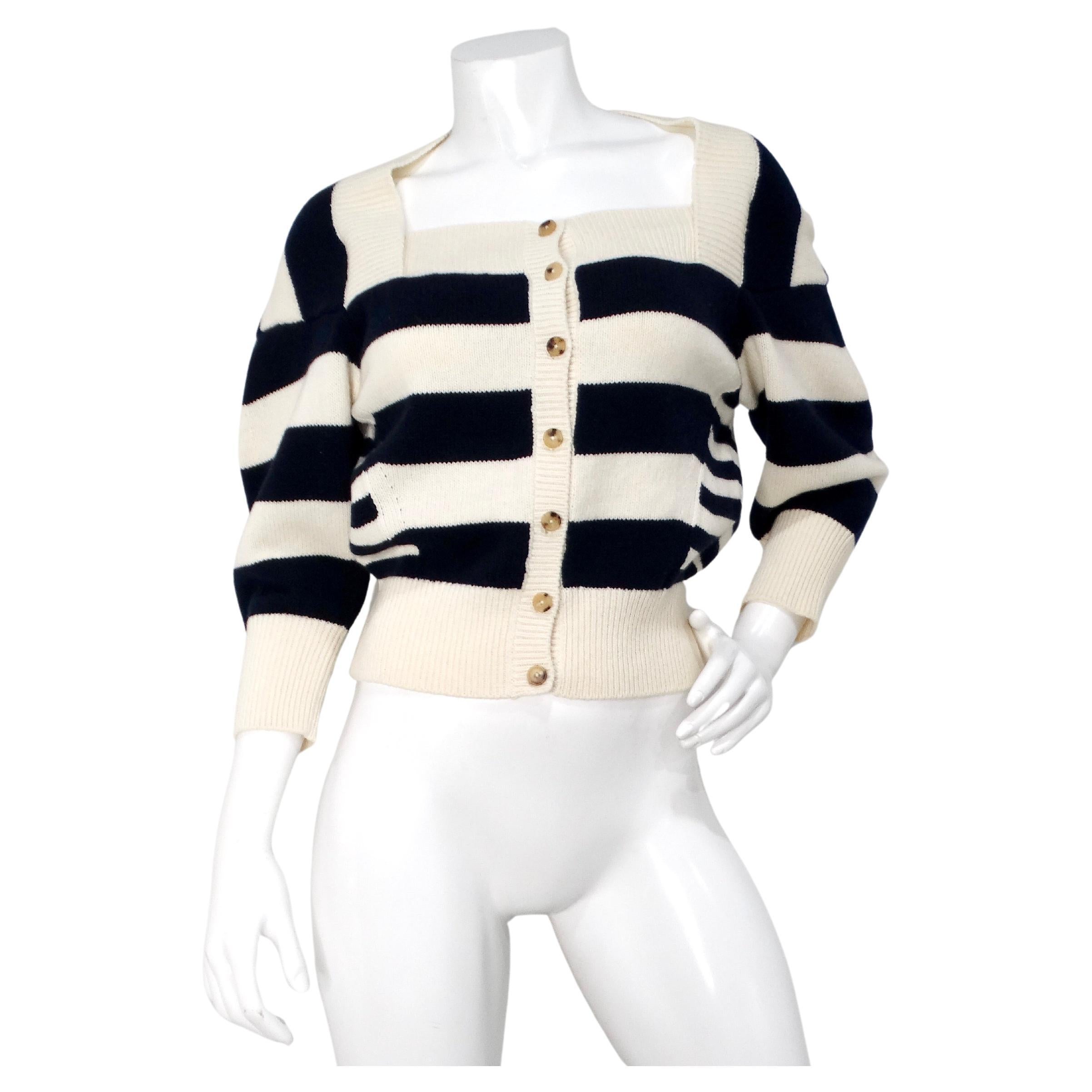 Alexander McQueen Gestreifter Pullover aus Woll- und Kaschmirmischung mit Knopfleiste im Angebot