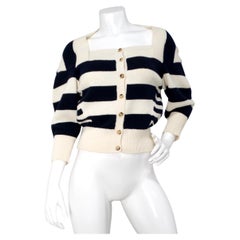 Alexander McQueen Gestreifter Pullover aus Woll- und Kaschmirmischung mit Knopfleiste