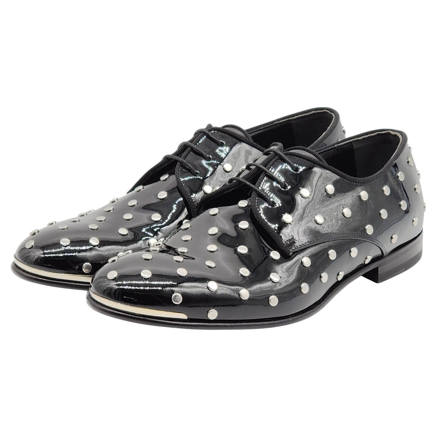 Alexander McQueen Studded Derby Shoes with Patent Leather in Black For Sale
