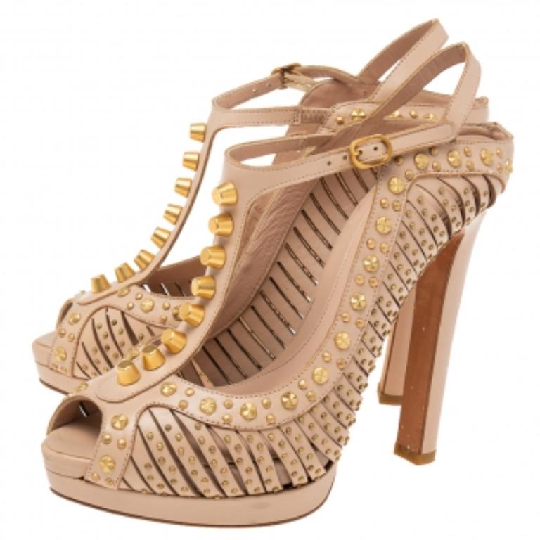 Brown Alexander McQueen Studded Leather T-Strap Slingback Platform Sandals Size 38.5 For Sale