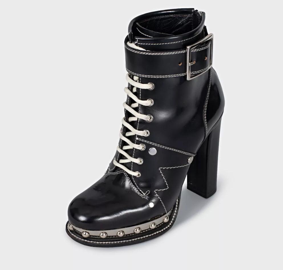 Alexander McQueen - Bottines en cuir à plateforme cloutée - 38 ans Unisexe en vente