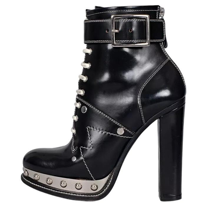 Alexander McQueen - Bottines en cuir à plateforme cloutée - 38 ans