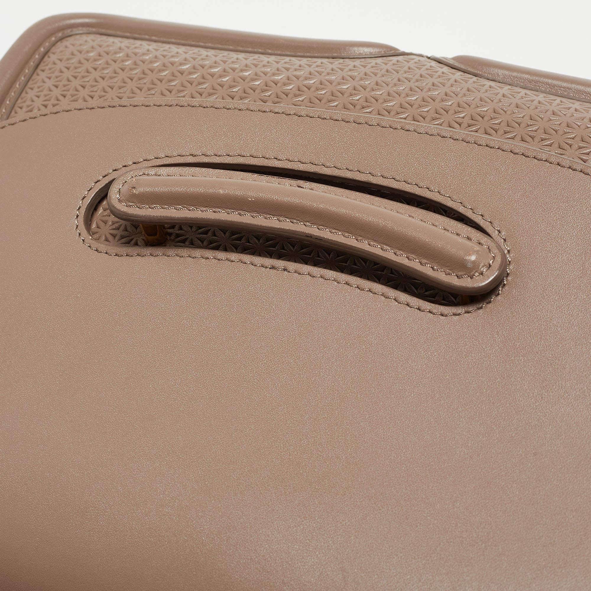 Alexander McQueen Taupe Textured Leather Heroine Chain Shoulder Bag In Good Condition For Sale In Dubai, Al Qouz 2