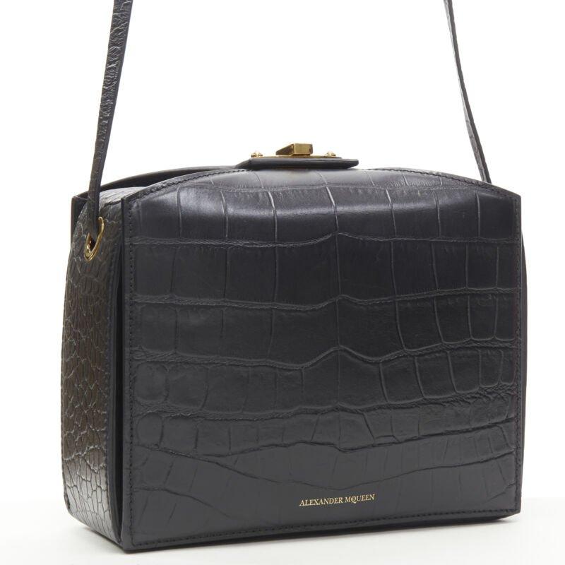 Black ALEXANDER MCQUEEN The Box black scaled leather gold turn lock crossbody bag